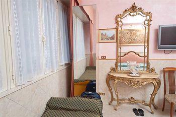 Babri Simim Taj Frühstückspension 3*